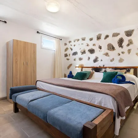 Esencia Eco-rustico Adults Only